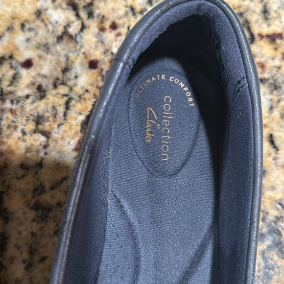 Clark’s Women’s Ashland Bubble Navy Loafers - Picture 3 of 6